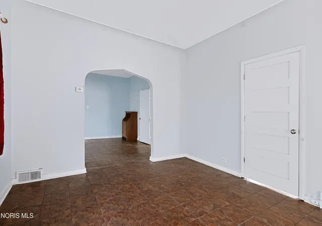 Photo 3 of Single family home for sale at 158 Everett St, Toledo, OH 43608 | MLS# 10012985 | Listing updated on 2026-10-21