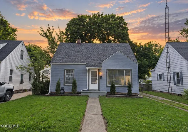 Photo 1 of Single family home for sale at 512 Clifton Blvd, Toledo, OH 43607 | MLS# 10013290 | Listing updated on 2026-10-12