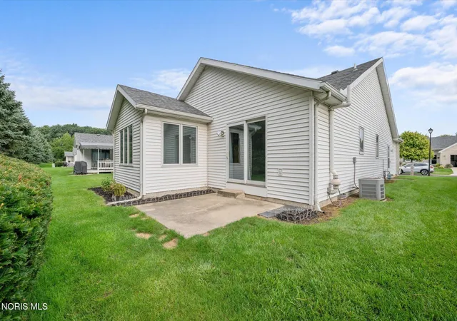 Condo for sale in building located at 4337 S Watercrest Dr, Toledo, OH 43614 - Unit #