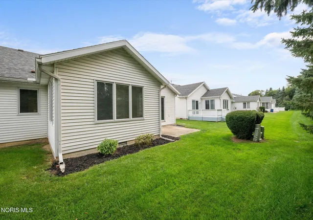 Condo for sale in building located at 4337 S Watercrest Dr, Toledo, OH 43614 - Unit #