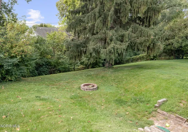 Photo 4 of Single family home for sale at 2160 Eastedge Dr, Toledo, OH 43614 | MLS# 10012893 | Listing updated on 2026-09-14