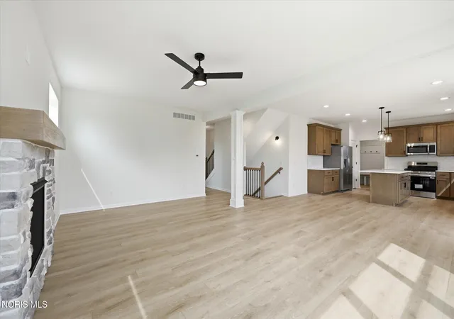 Photo 4 of Single family home for sale at 8819 Flint Ct, Sylvania, OH 43560 | MLS# 10012845 | Listing updated on 2026-09-10