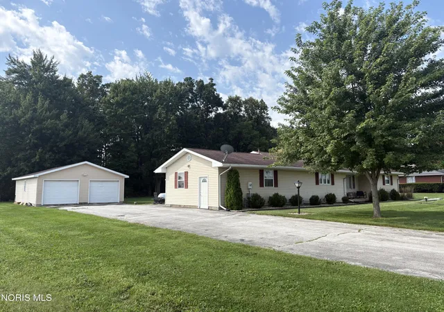 Photo 2 of Single family home for sale at 13229 Township Rd 212, Findlay, OH 45840 | MLS# 10012888 | Listing updated on 2026-09-26