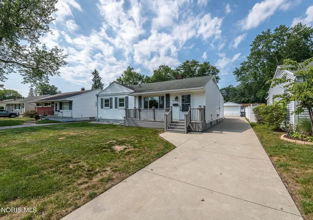 Photo 1 of Sale Pending at 5127 Sheila Dr, Toledo, OH 43613 | MLS# 10012858 | Listing updated on 2026-09-06