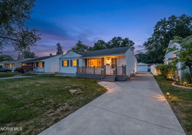 Photo 2 of Sale Pending at 5127 Sheila Dr, Toledo, OH 43613 | MLS# 10012858 | Listing updated on 2026-09-06