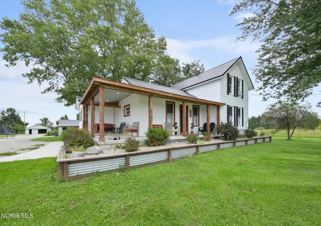 Photo 2 of Single family home for sale at 900 N Berkey Southern Rd, Swanton, OH 43558 | MLS# 10012865 | Listing updated on 2026-09-09
