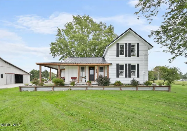 Photo 3 of Single family home for sale at 900 N Berkey Southern Rd, Swanton, OH 43558 | MLS# 10012865 | Listing updated on 2026-09-09
