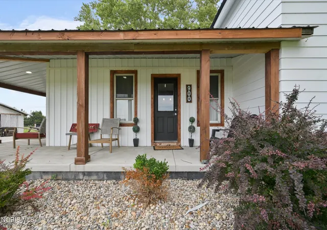 Photo 4 of Single family home for sale at 900 N Berkey Southern Rd, Swanton, OH 43558 | MLS# 10012865 | Listing updated on 2026-09-09