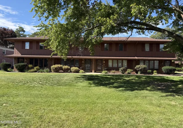 Photo 2 of Condo for sale at 4049 Sherwood Forest Manor Rd #C10, Toledo, OH 43623 | MLS# 10012954 | Listing updated on 2026-10-15