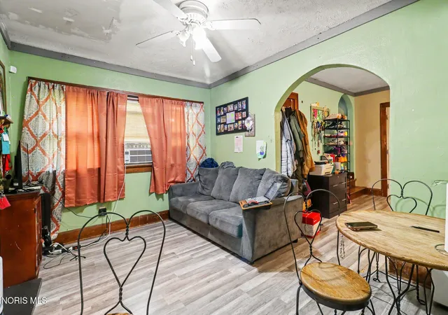 Photo 3 of Single family home for sale at 2335 Ward St, Toledo, OH 43609 | MLS# 10012860 | Listing updated on 2026-09-10