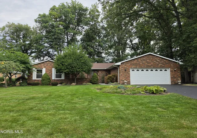 Photo 1 of Single family home for sale at 1118 Ironwood Dr, Findlay, OH 45840 | MLS# 10012874 | Listing updated on 2026-09-15