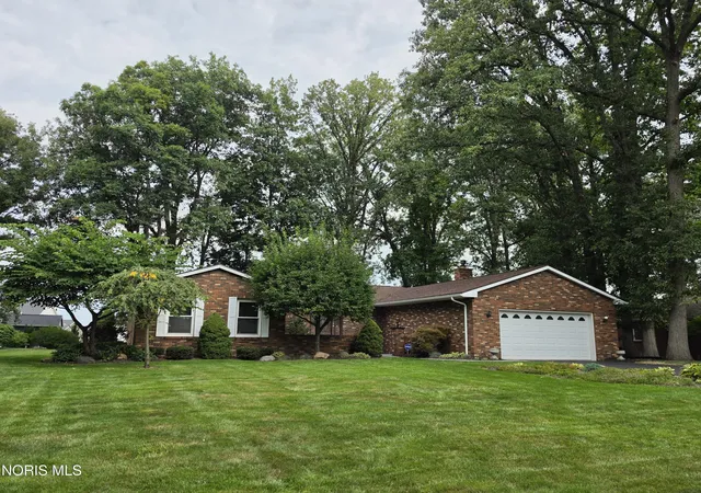 Photo 3 of Single family home for sale at 1118 Ironwood Dr, Findlay, OH 45840 | MLS# 10012874 | Listing updated on 2026-09-15