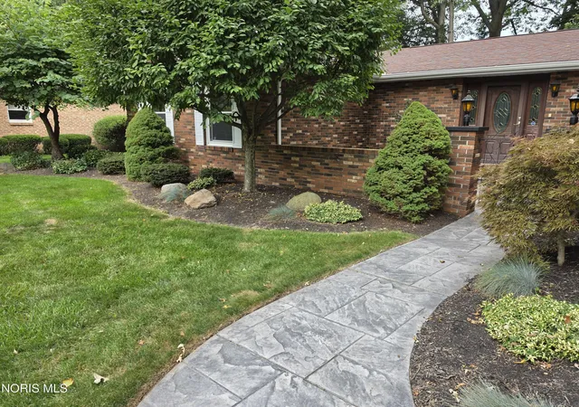 Photo 3 of Single family home for sale at 1118 Ironwood Dr, Findlay, OH 45840 | MLS# 10012874 | Listing updated on 2026-09-15