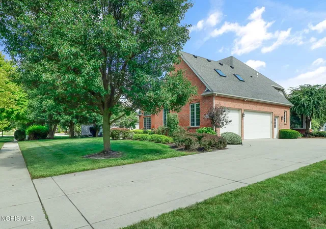 Photo 3 of Single family home for sale at 3519 Deer Crk Dr, Maumee, OH 43537 | MLS# 10012936 | Listing updated on 2026-09-22