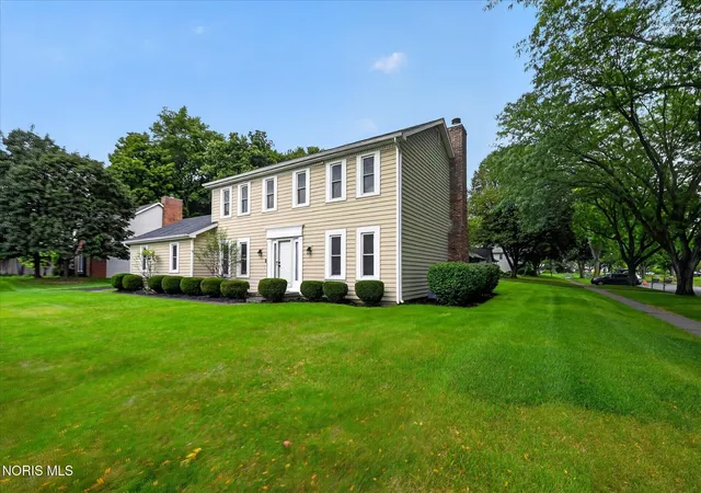 Photo 2 of Single family home for sale at 5260 Brandy Ln, Sylvania, OH 43560 | MLS# 10012876 | Listing updated on 2026-09-17