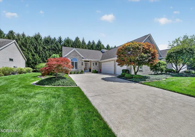 Photo 3 of Single family home for sale at 3915 Deer Valley Ln, Maumee, OH 43537 | MLS# 10012955 | Listing updated on 2026-09-21