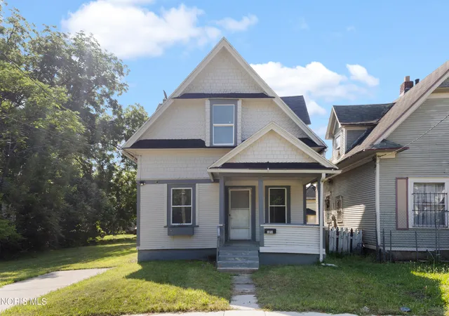 Photo 1 of Single family home for sale at 3244 Glenwood Ave, Toledo, OH 43610 | MLS# 10012924 | Listing updated on 2026-09-03