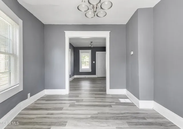 Photo 3 of Single family home for sale at 3244 Glenwood Ave, Toledo, OH 43610 | MLS# 10012924 | Listing updated on 2026-09-03