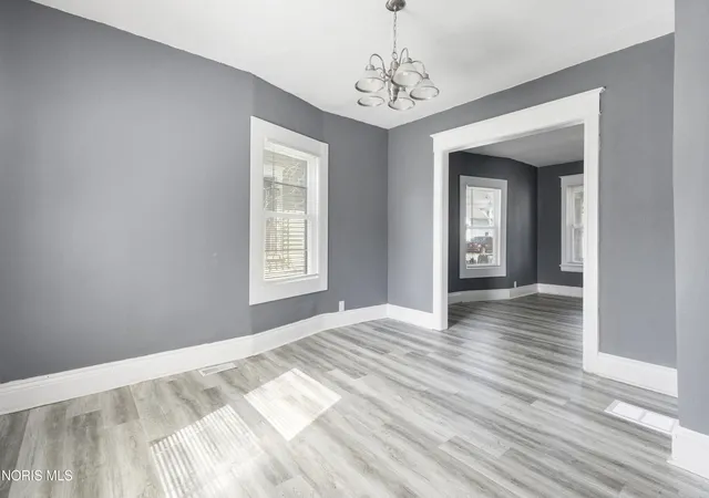 Photo 4 of Single family home for sale at 3244 Glenwood Ave, Toledo, OH 43610 | MLS# 10012924 | Listing updated on 2026-09-03