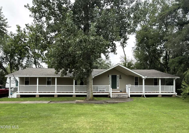 Photo 1 of Single family home for sale at 802 S Favony Ave, Holland, OH 43528 | MLS# 10013281 | Listing updated on 2026-09-19