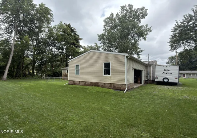 Photo 3 of Single family home for sale at 802 S Favony Ave, Holland, OH 43528 | MLS# 10013281 | Listing updated on 2026-09-19