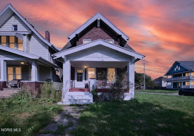 Photo 1 of Sale Pending at 1025 Radcliffe Dr, Toledo, OH 43609 | MLS# 10012897 | Listing updated on 2026-09-10
