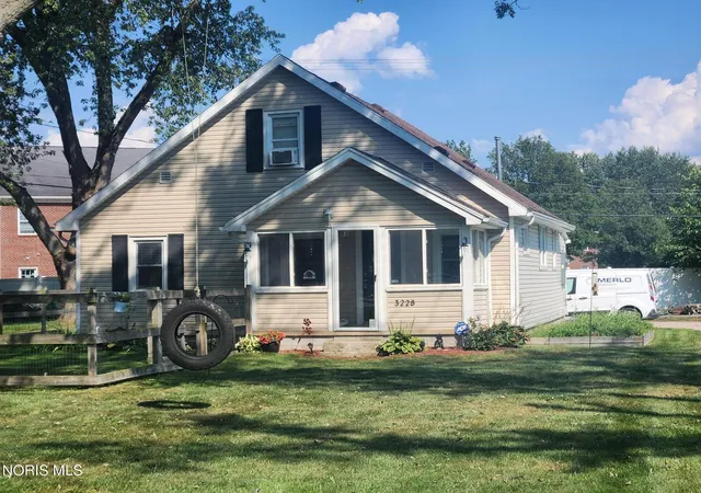 Photo 1 of Single family home for sale at 3228 Zone Ave, Toledo, OH 43617 | MLS# 10012885 | Listing updated on 2026-10-06
