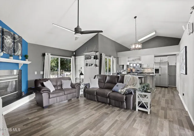 Photo 3 of Single family home for sale at 105 Dogwood Dr, Swanton, OH 43558 | MLS# 10012945 | Listing updated on 2026-09-21