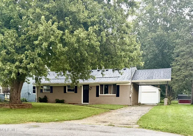 Photo 1 of Sale Pending at 452 Faye Ave, Bowling Green, OH 43402 | MLS# 10012947 | Listing updated on 2026-10-07