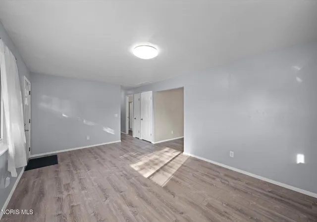 Photo 4 of Sale Pending at 452 Faye Ave, Bowling Green, OH 43402 | MLS# 10012947 | Listing updated on 2026-10-07