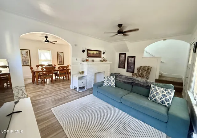 Photo 3 of Single family home for sale at 1805 Oakwood Ave, Toledo, OH 43607 | MLS# 10012910 | Listing updated on 2026-10-06