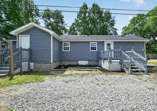 Photo 4 of Single family home for sale at 25864 Broad St, Perrysburg, OH 43551 | MLS# 10012891 | Listing updated on 2026-09-03