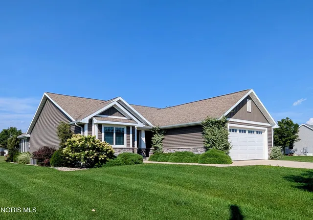 Photo 2 of Single family home for sale at 900 Murbach St, Archbold, OH 43502 | MLS# 10013077 | Listing updated on 2026-09-17