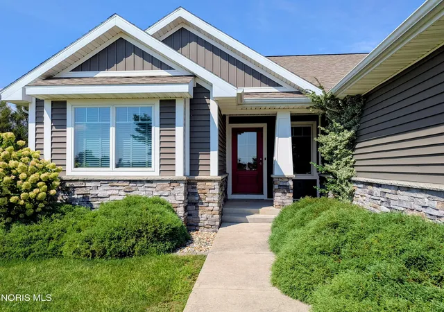 Photo 3 of Single family home for sale at 900 Murbach St, Archbold, OH 43502 | MLS# 10013077 | Listing updated on 2026-09-17