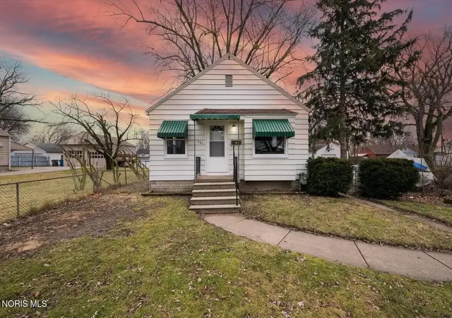 Photo 1 of Single family home for sale at 321 Danberry St, Toledo, OH 43609 | MLS# 10013541 | Listing updated on 2026-09-24