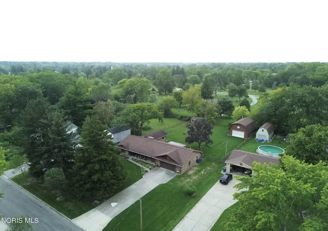 Photo 2 of Single family home for sale at 5921 Glasgow Rd, Sylvania, OH 43560 | MLS# 10012917 | Listing updated on 2026-09-09