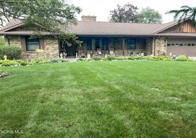 Photo 3 of Single family home for sale at 5921 Glasgow Rd, Sylvania, OH 43560 | MLS# 10012917 | Listing updated on 2026-09-09
