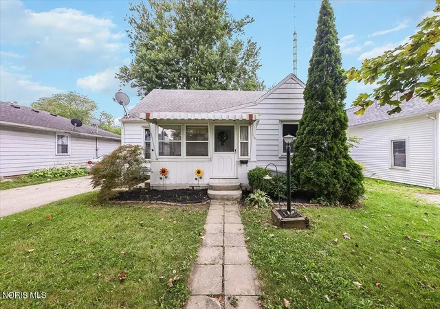 Photo 3 of Single family home for sale at 618 Ravine Ave, Defiance, OH 43512 | MLS# 10012920 | Listing updated on 2026-10-05