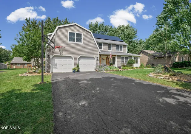 Photo 1 of Single family home for sale at 3012 Heatherdowns Dr, Findlay, OH 45840 | MLS# 10012933 | Listing updated on 2026-10-01