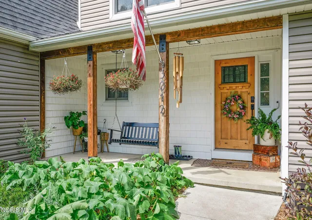 Photo 3 of Single family home for sale at 3012 Heatherdowns Dr, Findlay, OH 45840 | MLS# 10012933 | Listing updated on 2026-10-19
