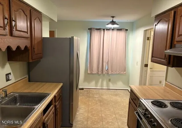 Photo 4 of Single family home for sale at 5836 Vistamar Rd, Toledo, OH 43611 | MLS# 10012921 | Listing updated on 2026-09-09