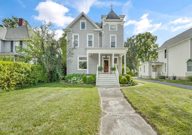 Single family home for sale at 319 Hancock St, Findlay, OH 45840 | MLS# 10013181