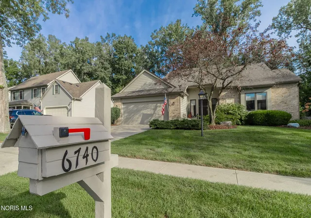 Photo 1 of Single family home for sale at 6740 Monarch Dr, Sylvania, OH 43560 | MLS# 10012923 | Listing updated on 2026-09-14