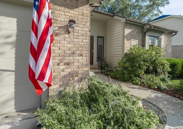 Photo 3 of Single family home for sale at 6740 Monarch Dr, Sylvania, OH 43560 | MLS# 10012923 | Listing updated on 2026-09-14