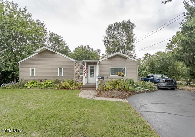 Photo 1 of Single family home for sale at 6409 Brint Rd, Sylvania, OH 43560 | MLS# 10013169 | Listing updated on 2026-09-21