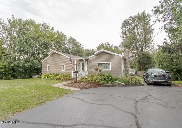 Photo 2 of Single family home for sale at 6409 Brint Rd, Sylvania, OH 43560 | MLS# 10013169 | Listing updated on 2026-09-21