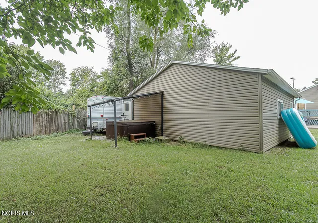 Photo 4 of Single family home for sale at 6409 Brint Rd, Sylvania, OH 43560 | MLS# 10013169 | Listing updated on 2026-09-21