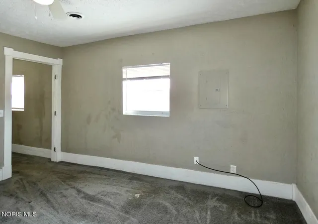 Listing Photo 2 - Condo for sale in building located at 420 Barker St, Toledo, OH 43605 - Unit #