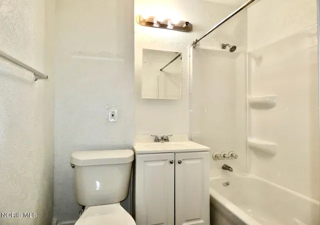 Photo 19 of Multi family home for sale at 420 Barker St, Toledo, OH 43605 | MLS# 10013092 | Listing updated on 2026-09-08