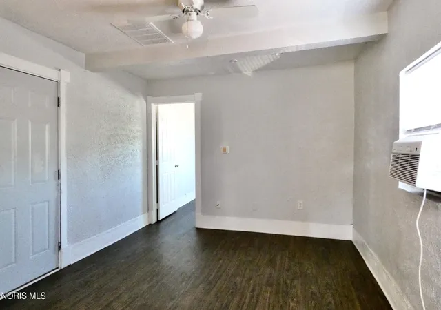 Listing Photo 4 - Condo for sale in building located at 420 Barker St, Toledo, OH 43605